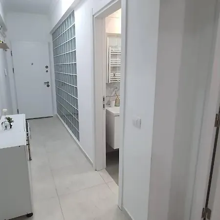 Solid 11 Retreat Apartment