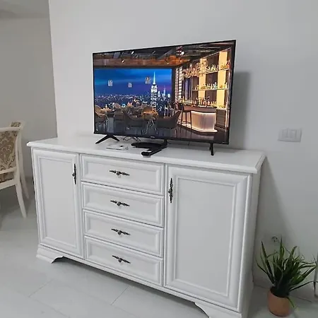 Solid 11 Retreat Apartment Mamaia