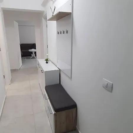 Apartment Solid 11 Retreat Mamaia