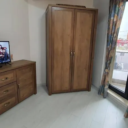 Solid 11 Retreat Apartment *