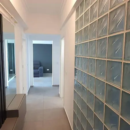 Apartment Solid 11 Retreat